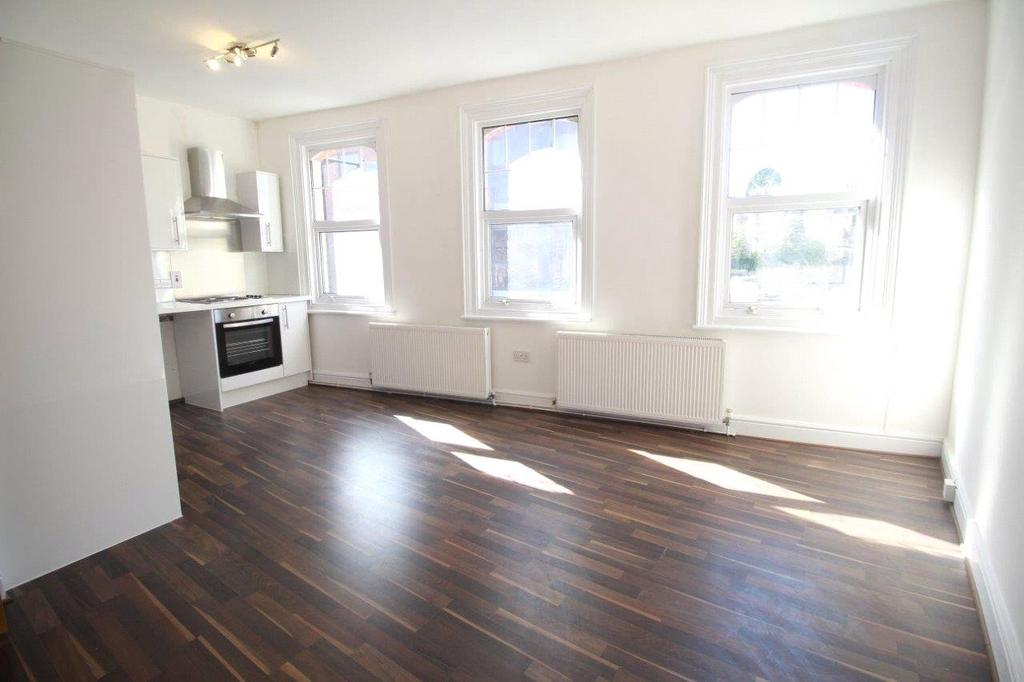 Station Road, New EN5 1 bed apartment to rent £1,575 pcm (£363 pw)