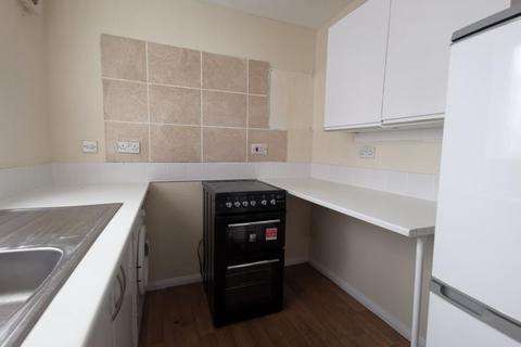 Studio to rent, Streamside Close, Edmonton, N9