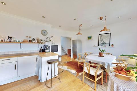3 bedroom flat for sale, Stroud Green, London N4