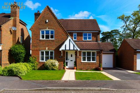 4 bedroom detached house for sale, Dunlop Close, Sayers Common, BN6
