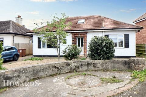 3 bedroom detached bungalow for sale, Links Road, Gorleston