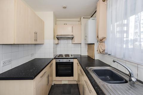 3 bedroom flat to rent, Chatham Place, London E9