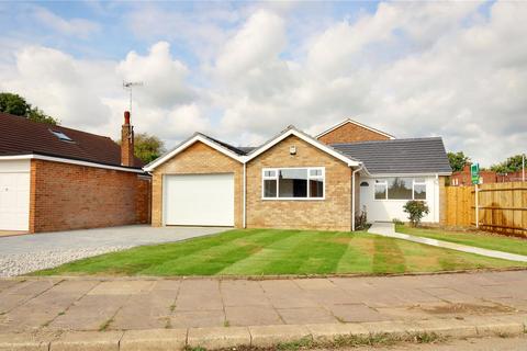 3 bedroom bungalow for sale, Hawthorn Road, Worthing, West Sussex, BN14