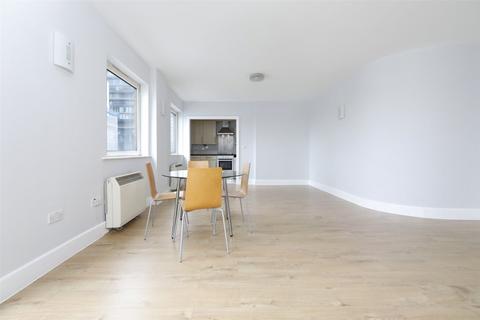 3 bedroom apartment to rent, Artichoke Hill, London, E1W