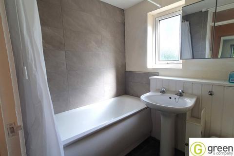 2 bedroom flat to rent, Rowan Court, Sutton Coldfield B74