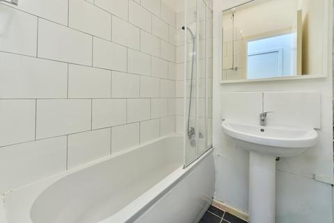 2 bedroom apartment to rent, St Johns Way, Archway, London, N19