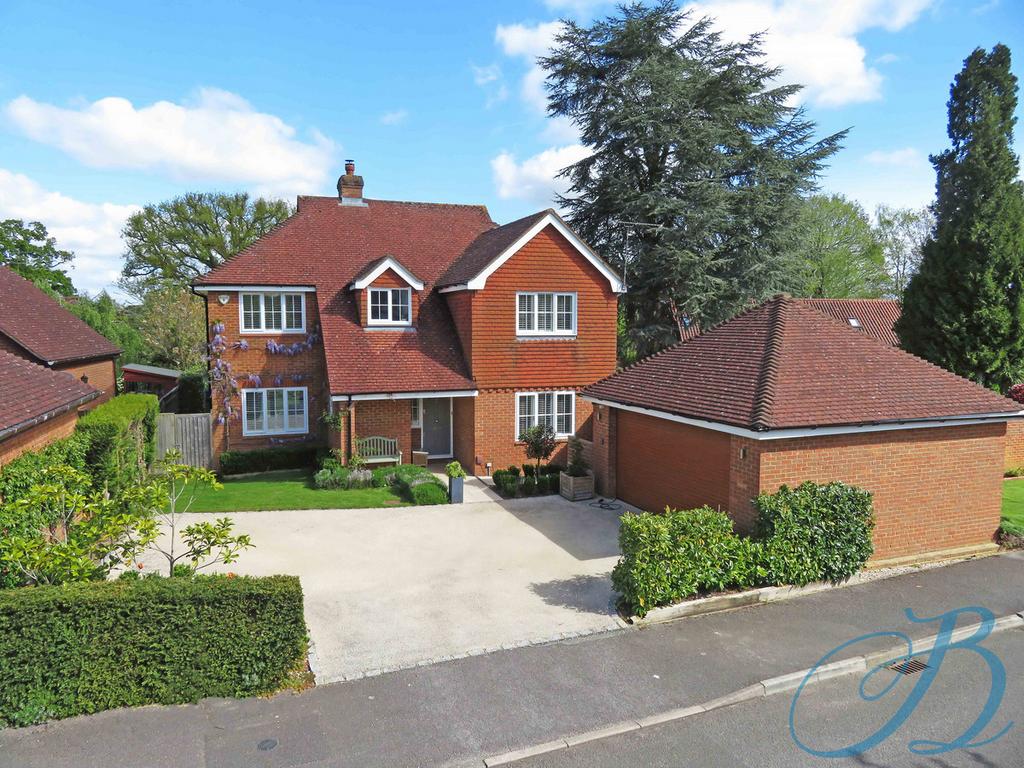 Kinghorn Park, Maidenhead, SL6 5 bed detached house for sale £1,250,000
