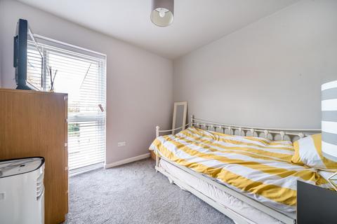2 bedroom flat for sale, Gloucester Road, Kingston Upon Thames, KT1