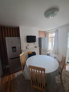 3 bedroom flat to rent, Watford WD18