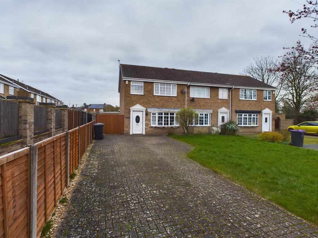 Ravensmoor Close, North Hykeham LN6 3 bed end of terrace house for sale
