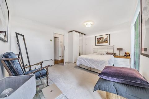 3 bedroom flat for sale, Belvedere Drive, Wimbledon