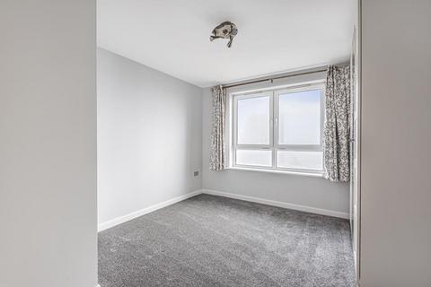 2 bedroom flat for sale, Woking,  Surrey,  GU22