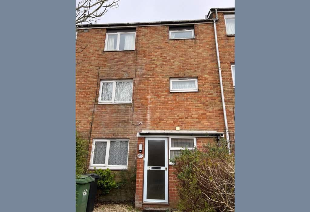 Basingstoke, Basingstoke RG22 5 bed house share to rent £550 pcm (£