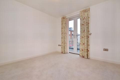 3 bedroom flat for sale, Salisbury