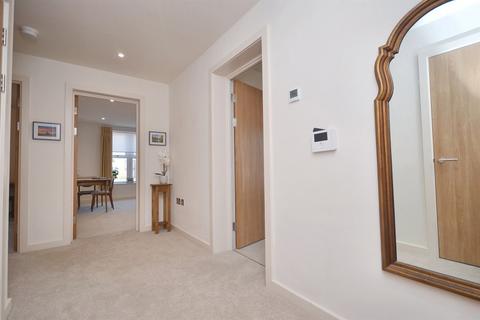 3 bedroom flat for sale, Salisbury