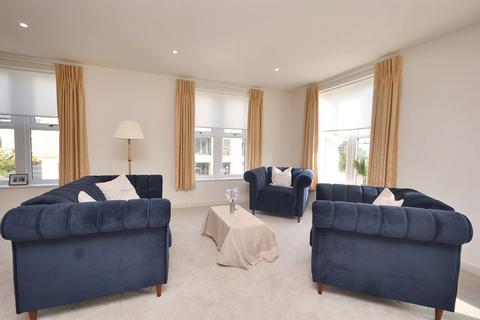 3 bedroom flat for sale, Salisbury