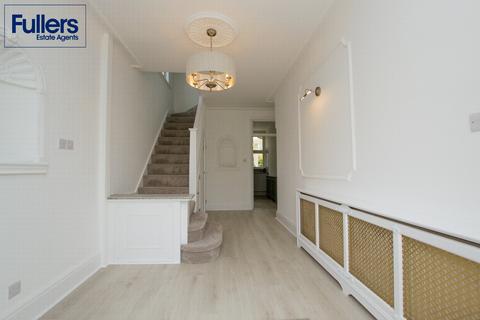 undefined, Brackendale, London N21