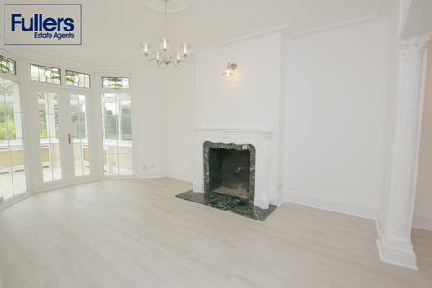 undefined, Brackendale, London N21