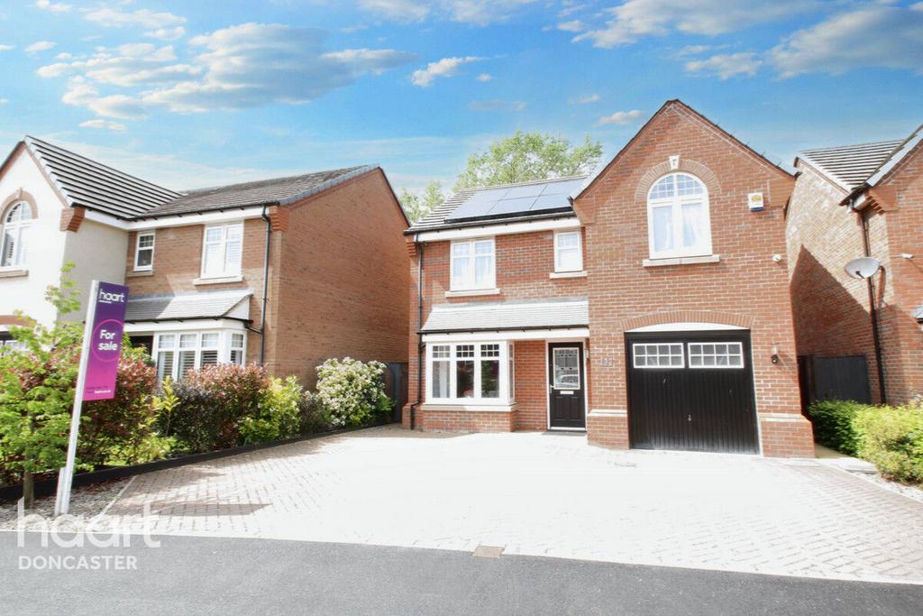 Heatherfields Crescent, Rossington... 4 bed detached house for sale £325,000
