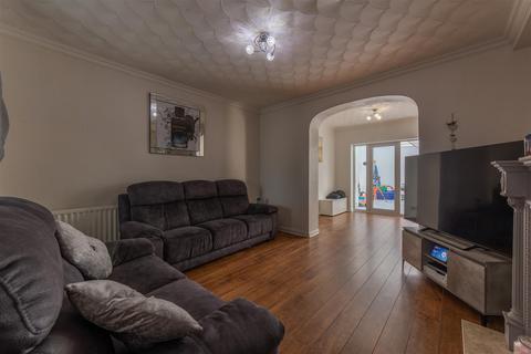 93 Blaendare Road, Pontypool, NP4 5RT