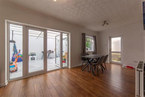 93 Blaendare Road, Pontypool, NP4 5RT
