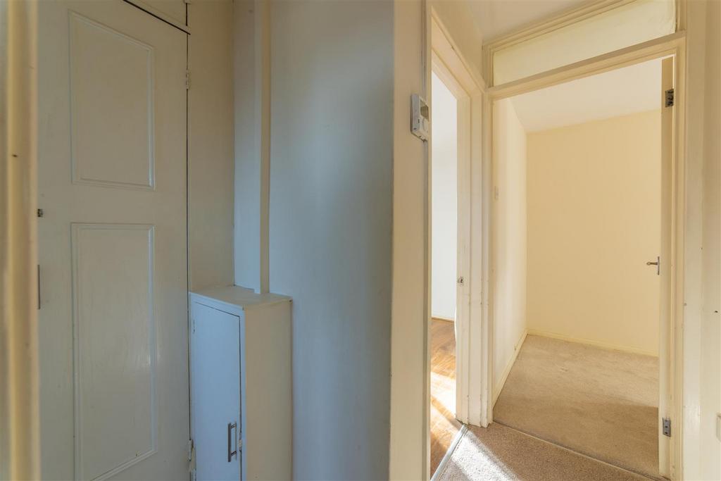 56 Greenmeadow Way-6.jpg