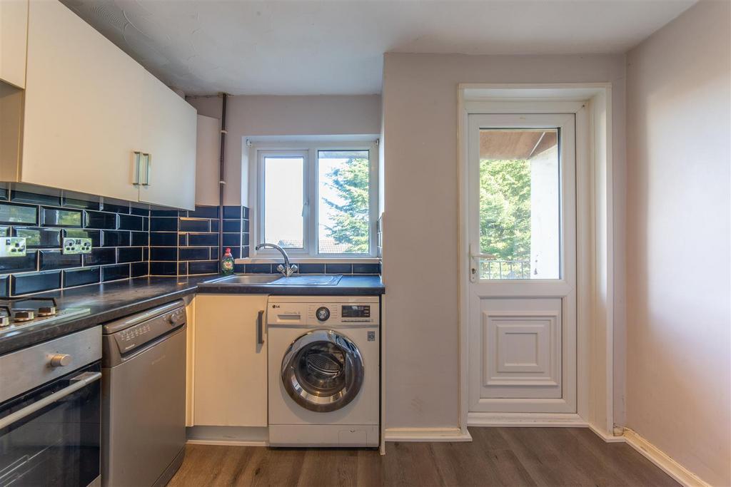 56 Greenmeadow Way-11.jpg