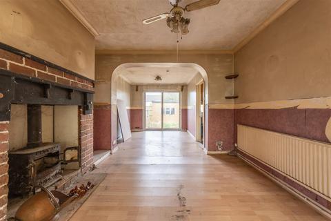 2 Clairwain, New Inn, Pontypool, NP4 0QA