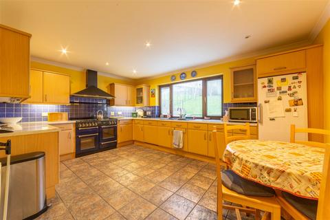 5 bedroom detached house for sale, Middle Coed Cae, Pontypool NP4