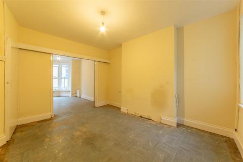 2 bedroom end of terrace house for sale, George Street, Pontypool NP4