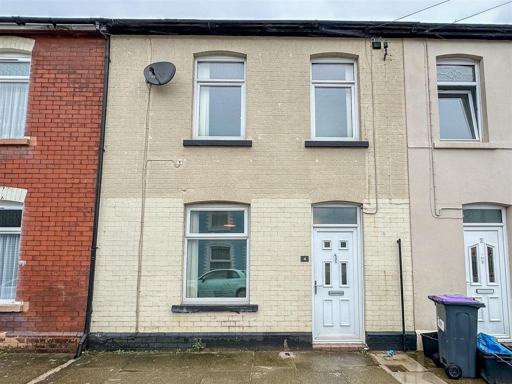 Alexandra Road, Pontypool NP4 3 bed terraced house for sale £180,000