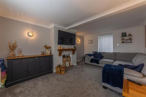 28 Brynwern, Pontypool, NP4 6HF