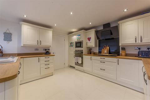 28 Brynwern, Pontypool, NP4 6HF