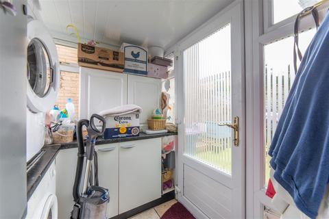98 Golf Road, New Inn, Pontypool, NP4 0QW