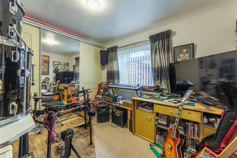 98 Golf Road, New Inn, Pontypool, NP4 0QW