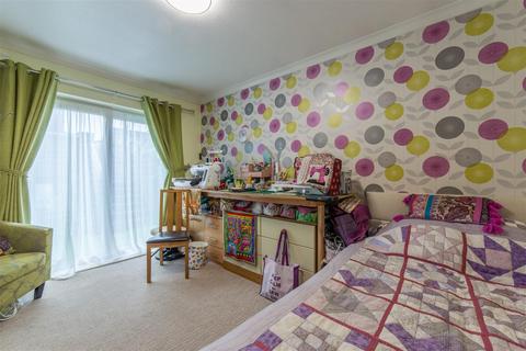 98 Golf Road, New Inn, Pontypool, NP4 0QW