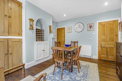 2 bedroom cottage for sale, Malthouse Passage, Barnes, SW13