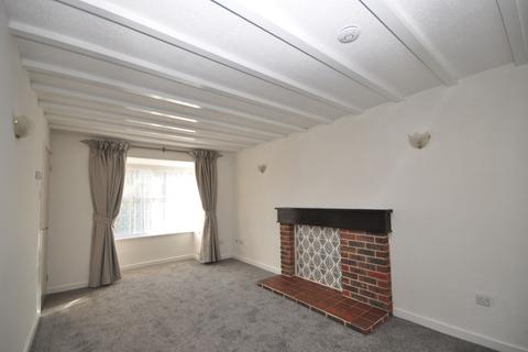 2 bedroom terraced house to rent, Chestnut Walk Pulborough RH20
