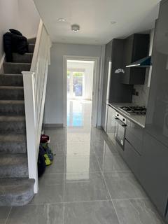 2 bedroom end of terrace house to rent, Wembley, HA0
