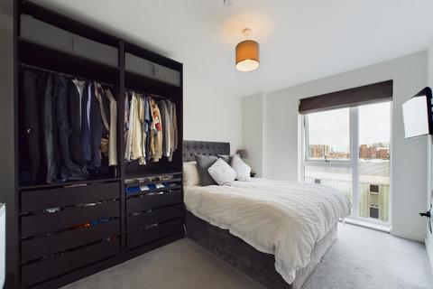 2 bedroom flat for sale, Greenwich High Road, Greenwich