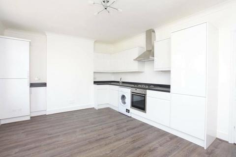 2 bedroom apartment to rent, Ravenhurst Avenue, Hendon, NW4
