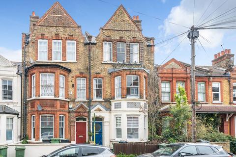 3 bedroom flat to rent, Endymion Road, Brixton, London, SW2