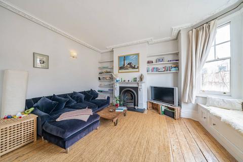 3 bedroom flat to rent, Endymion Road, Brixton, London, SW2