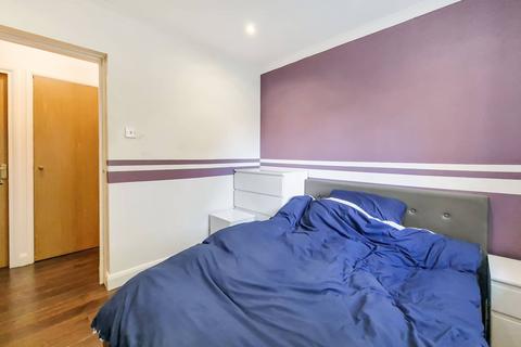 1 bedroom flat for sale, Emerald Close, Royal Docks, London, E16