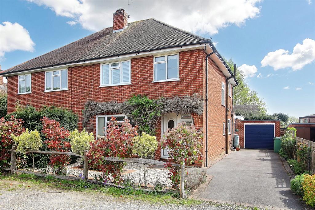 Robin Hood Road, Woking GU21 3 bed semi-detached house for sale - £535,000