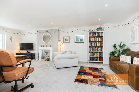 2 bedroom flat for sale, Kensington Court Penthouse, Eastcliff, Bournemouth