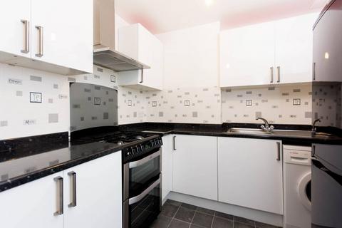 3 bedroom flat to rent, Old Forge Mews, Shepherd's Bush, London, W12