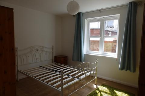 2 bedroom flat to rent, Stephenson Court, Leeman Road, York, YO26