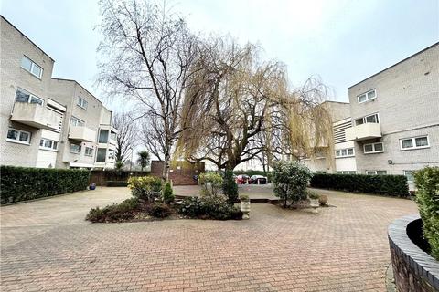 27 Bloomsbury Close, London, W5 3SE