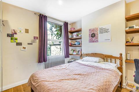 2 bedroom flat for sale, Harbut Road, Battersea